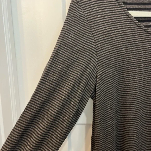 Habitat Women's Size Small Long Sleeve Mixed Stripe Tunic‎ Top Gray Black  Split - Picture 4 of 10